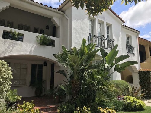  Guest house, Historical Area, Close to Beverly Hills,  and Studios