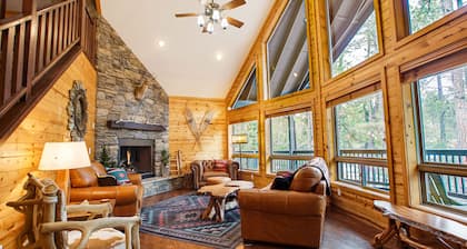 Hehkuva Pines Lodge, tilava ylellinen Chalet Home