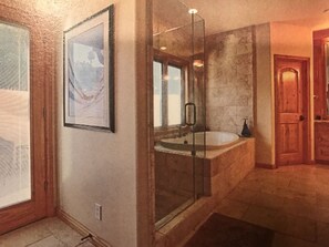 Ensemble douche/baignoire, baignoire Ă jets, sĂšche-cheveux