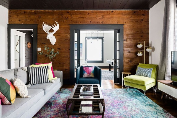 Smart-tv, een dvd-speler en boeken