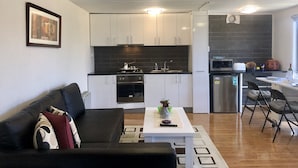 Family Studio | Living area - Velika's Way (Humevale)