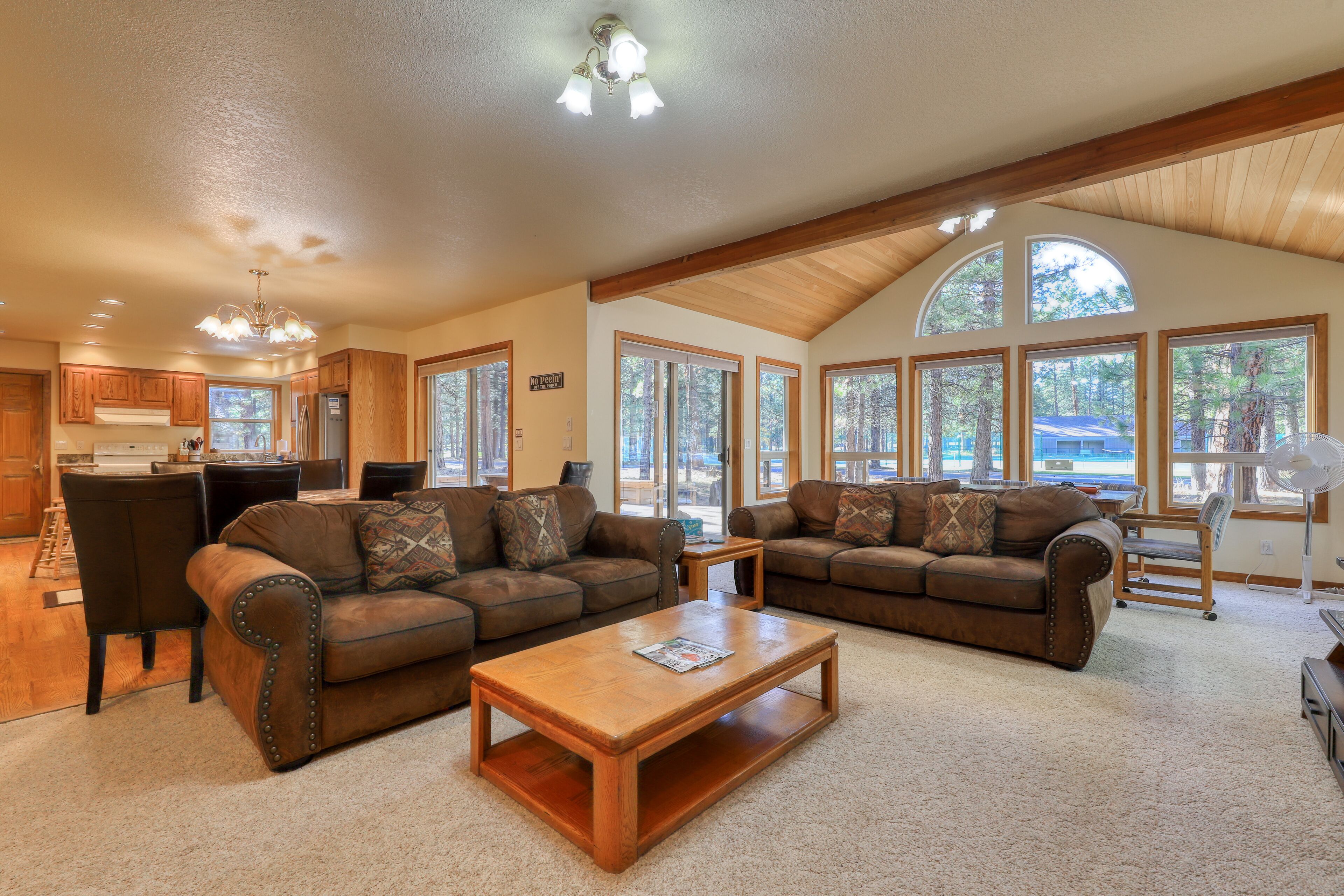 New listing! Beautiful & spacious home w/ a private hot tub in a great location