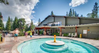 Remodeled house with private hot tub, pool access, tennis, & Ping-Pong