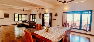 Kesaviyam Luxury Suites /bedrooms with  ocean view! 5 min walk Lighthouse  beach