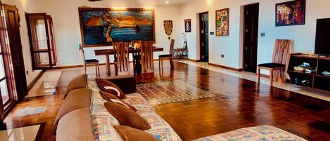 TV connectée, livres, écrans d'ordinateur, imprimantes