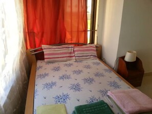 1 chambre, fer et planche à repasser, Wi-Fi, draps fournis