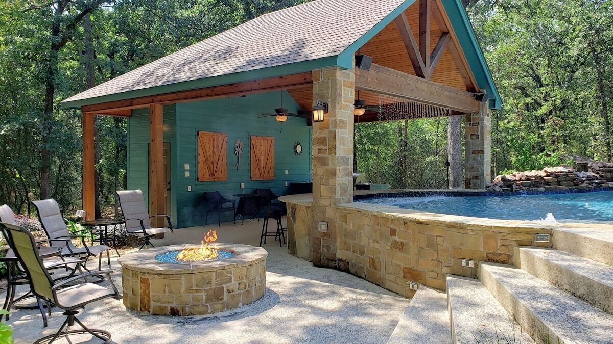 Sleeps 15/4-King Suites/Heated Pool/HotTub/FirePit