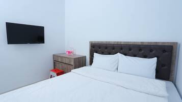 Deluxe Double Room | Desk, free WiFi, bed sheets