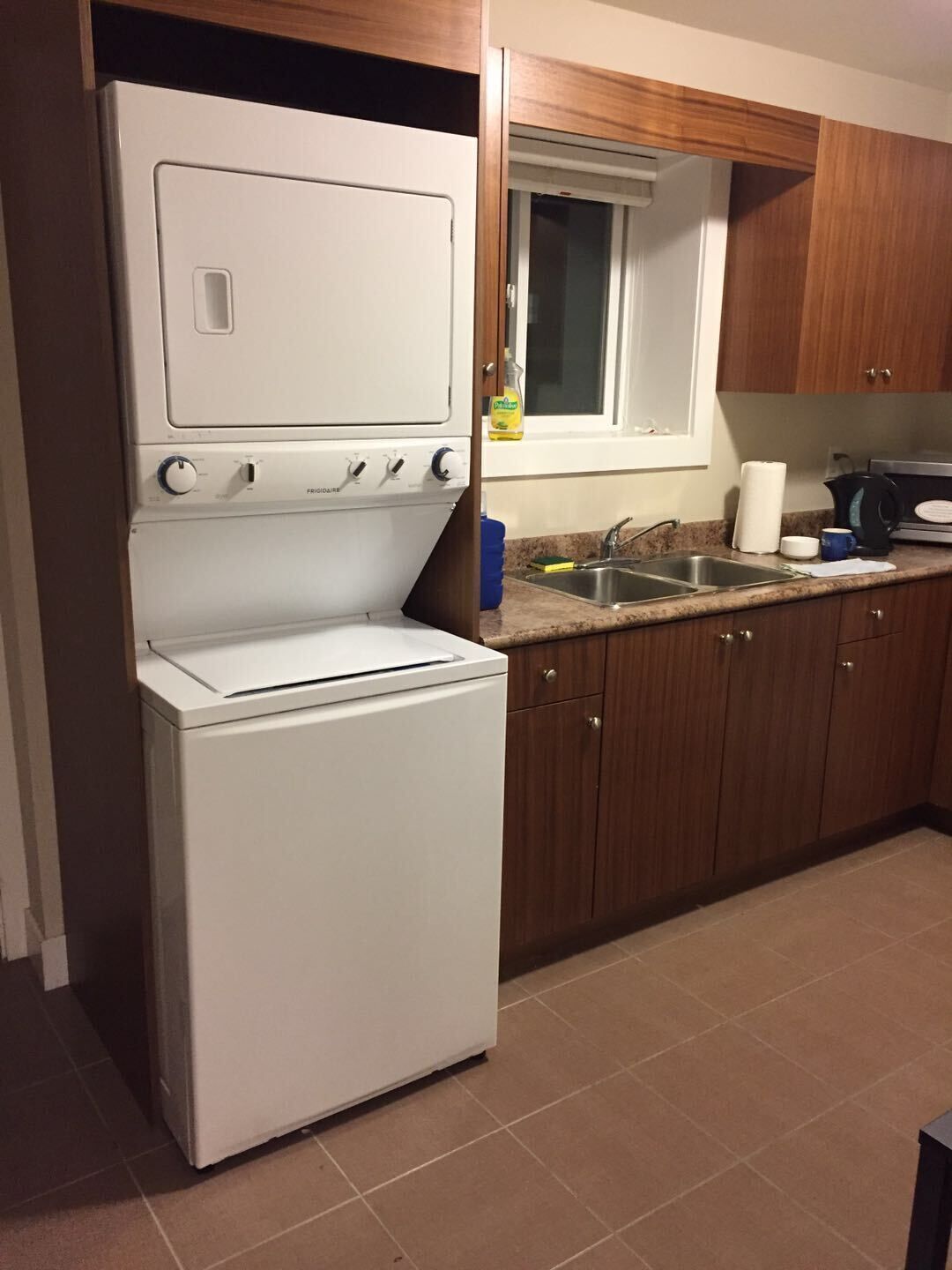 3 bedrooms New house basement unit south Surrey