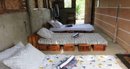 Davao de Oro Landhaus | Voll möbliert | Private Gastfamilie | Gemüsegarten
