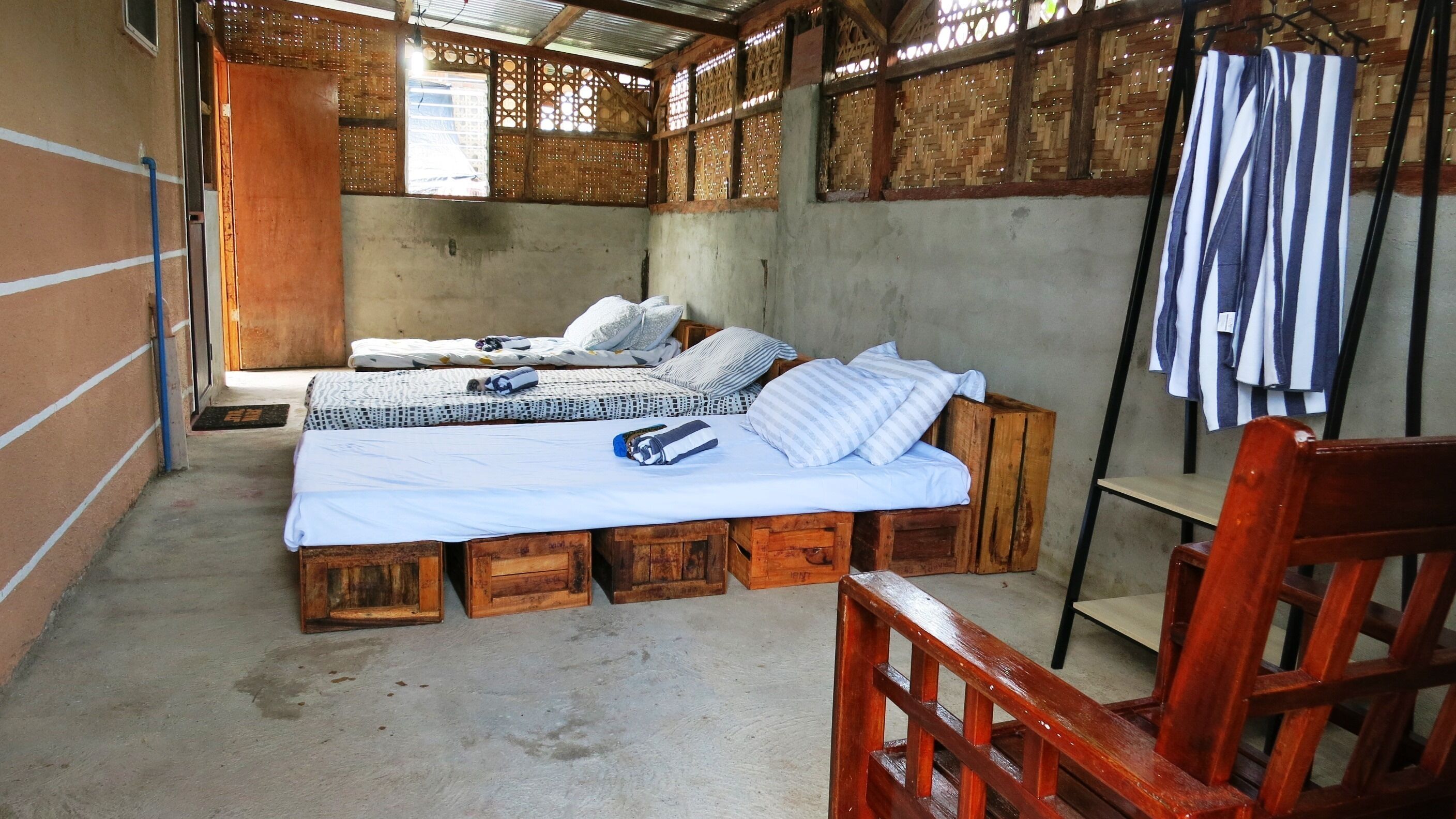 3 chambres, fer et planche à repasser, draps fournis