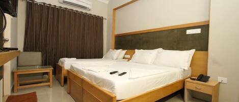 Double A/c Room | Minibar, free WiFi, bed sheets