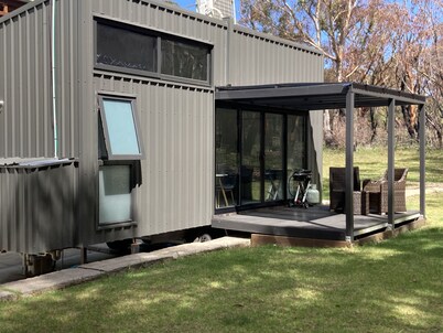 TopStay Accommodation A Tiny Home with bush views