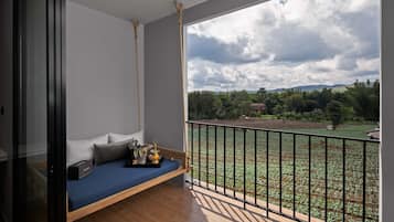 Deluxe Room (Mountain View) | Balcone