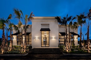 Fachada del alojamiento - Noche