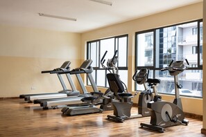 Fitness facility - Spacious Apartment w/King Bed + City View (Nairobi)
