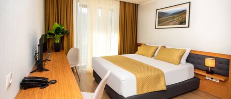 Chambre Double Standard | 1 chambre, rideaux occultants, Wi-Fi gratuit, draps fournis