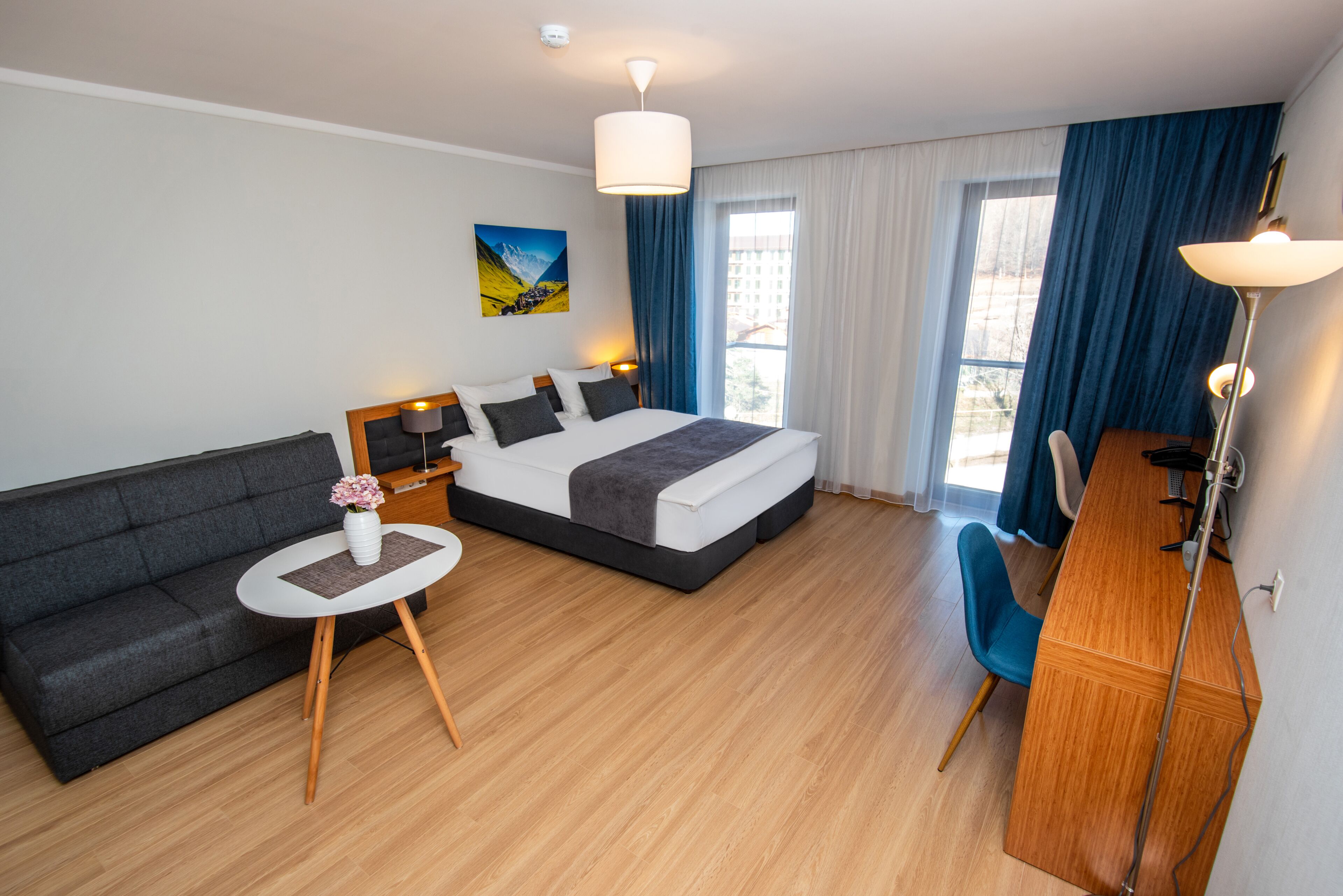 雙人房, 1 張加大雙人床和 1 張沙發床 | 遮光布/窗簾、免費無線上網、床單