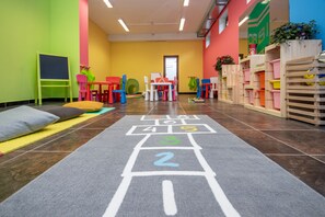 Zona de jocs infantil: coberta