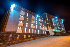 Property entrance - Orbi Palace Hotel Official (Borjomi)