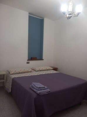 2 Schlafzimmer, Bügeleisen/Bügelbrett, Bettwäsche