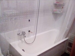 Bathtub, hair dryer, bidet, towels - CASCINA IN THE ABRUZZESE COUNTRYSIDE (Trignano)
