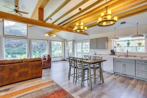 Interior - Stunning Ouray Escape w/ Panoramic Mountain Views! (Ouray)