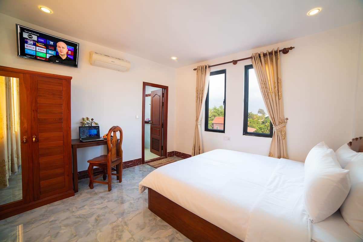 Deluxe Double With Terrace Mountain View - Free Airport Pick Up | In-room safe, laptop workspace, iron/ironing board, free WiFi
