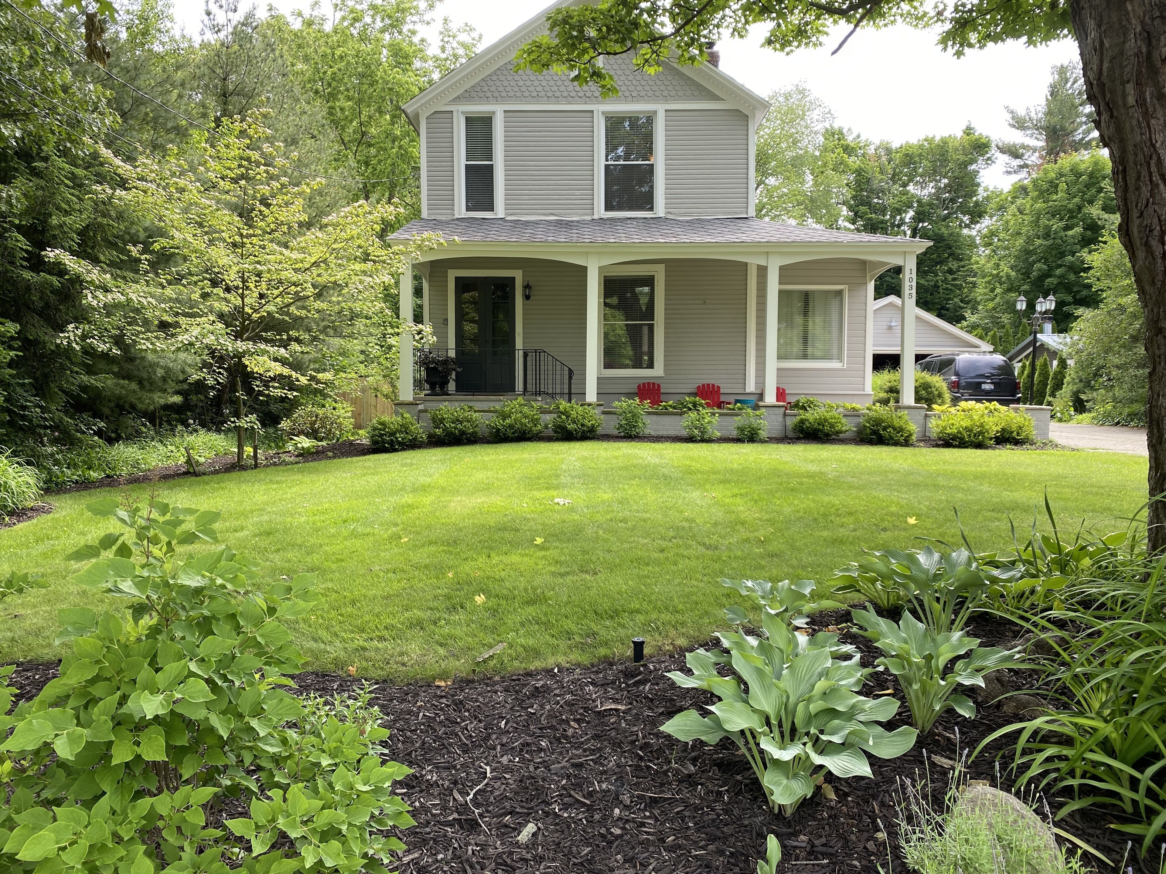 OPEN for HOLIDAYS!  In-Town Saugatuck Near Hikes, Bike Path, Wineries and Beach