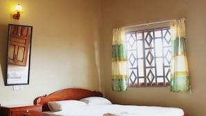 Classic Room | WiFi (free) - Om Ma Ya oM Center (Sen Monorom)