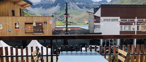 تناول الطعام بالخارج