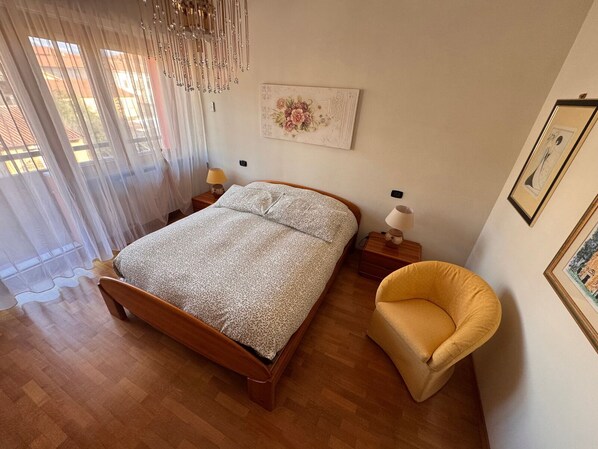 2 bedrooms, iron/ironing board, travel crib, free WiFi