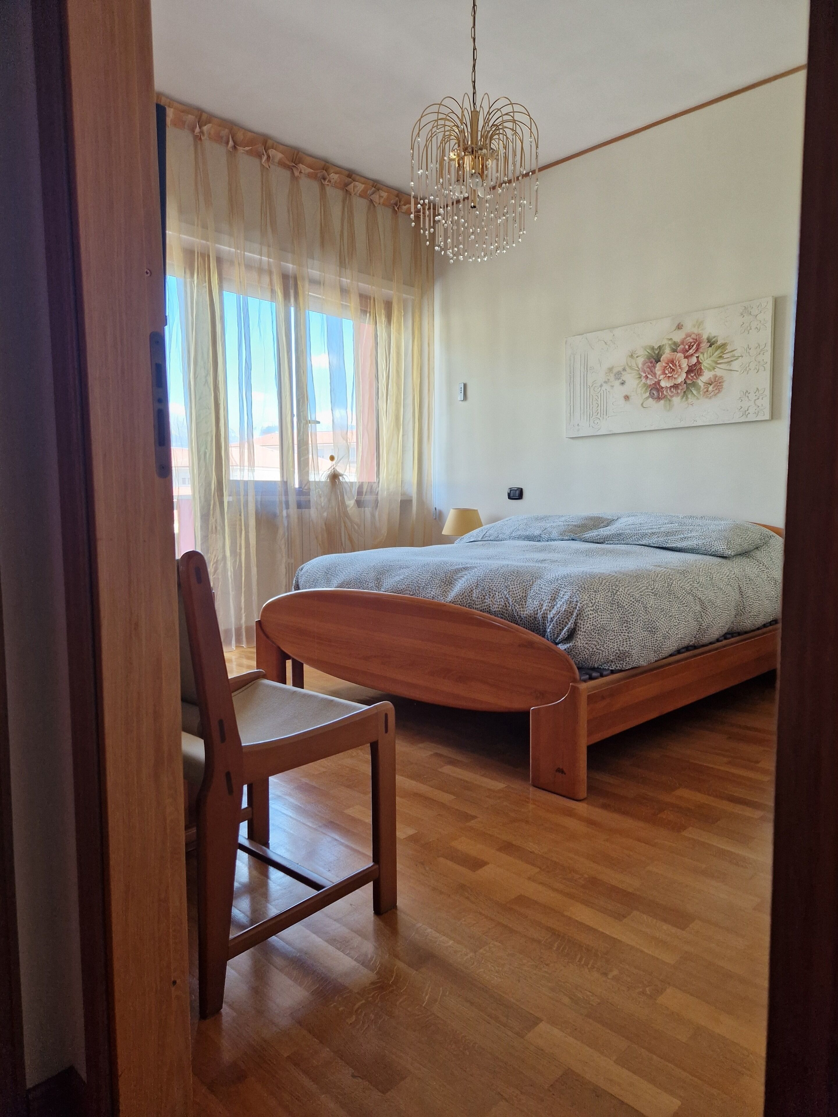 2 bedrooms, iron/ironing board, travel crib, free WiFi