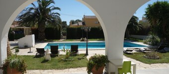 villa with private pool, 11 people, air conditioning located 200m from the beach
