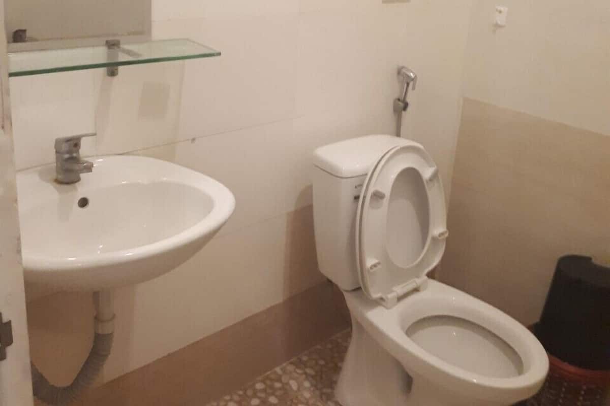 Chambre de base double pour 1 personne | Salle de bain | Pantoufles, serviettes fournies