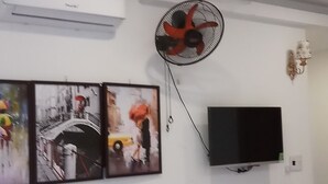 Interior - Quán Cơm Bé Mai (Da Nang)