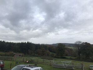 Exterior - The Huntsman Hotel (Chepstow)