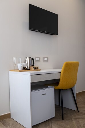 Doppia Superior, bagno privato, vista città (105) | Tv