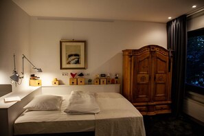 4 chambres, fer et planche à repasser, Wi-Fi gratuit, draps fournis