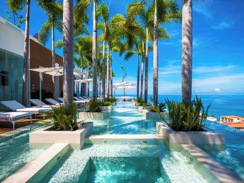 Chic 1 bed 2 bath Best Ocean Views Zona Romantica