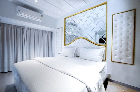 Presidential Studio Suite | In-room safe, individually furnished, desk, laptop workspace - Hotel Gold Crest (Navi Mumbai)