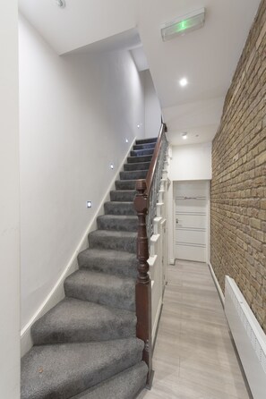 Front of property - Rentaly London - Green Lanes - Studio 2 (London)