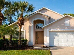 Exterior - 4 Bed and 3 Bath in Perfect Location with pool by Florida Dream Home (Kissimmee)