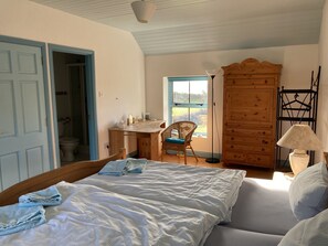 3 slaapkamers, een bureau, een strijkplank/strijkijzer, gratis wifi