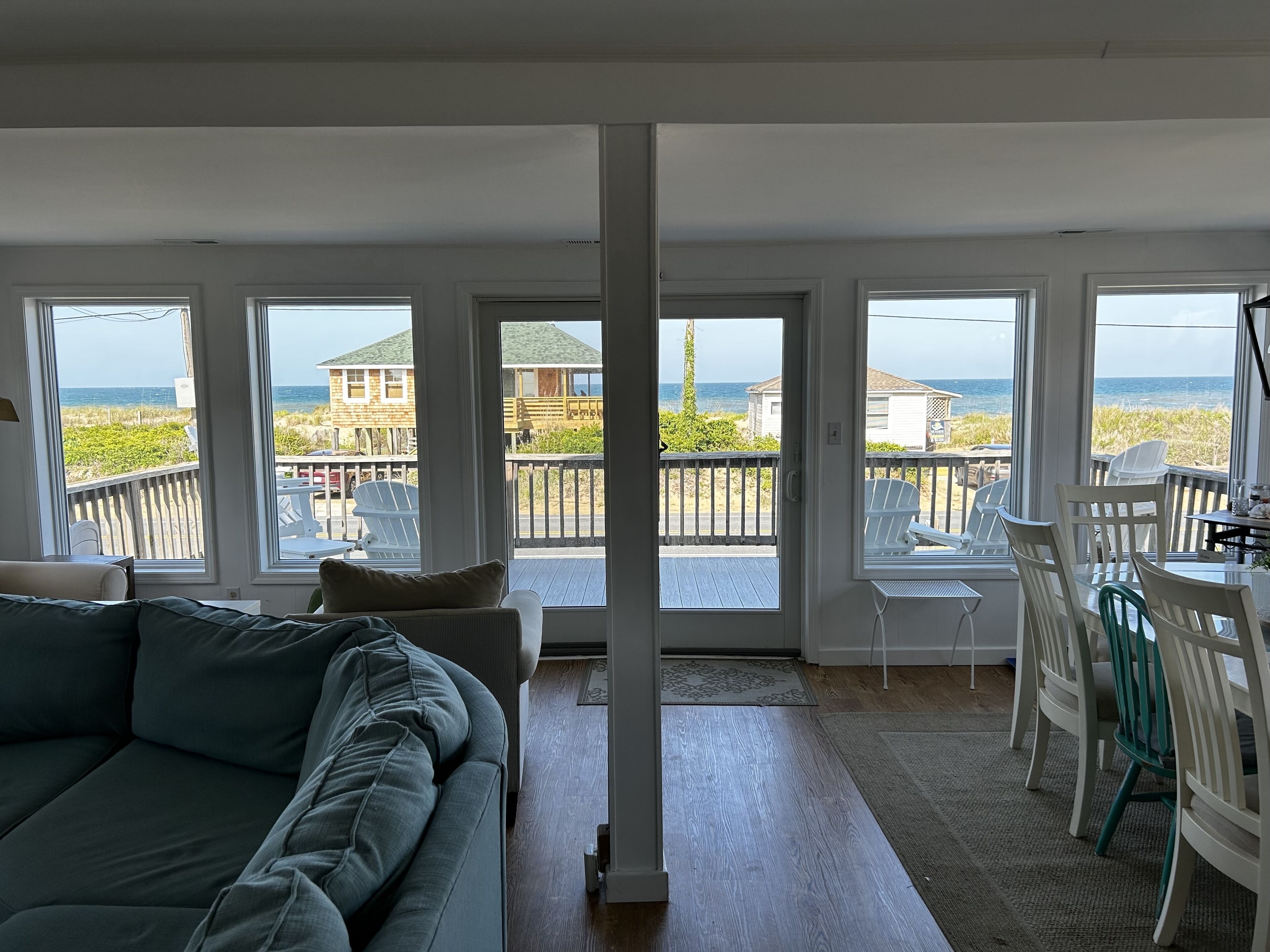 Smart-TV, Kamin, DVD-Player, Bücher