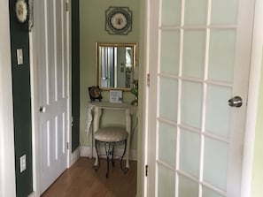 Individually decorated, individually furnished, free WiFi, bed sheets - Glass Magnolia Bed and Breakfast (Interlaken)