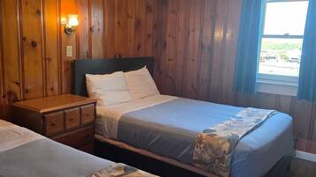 Cottage 4, 2 Bedrooms, Non Smoking (Tuna - Ocean Front) | Individually decorated, individually furnished, laptop workspace