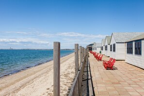 Terrace/patio - Oceana Cottages (North Truro)
