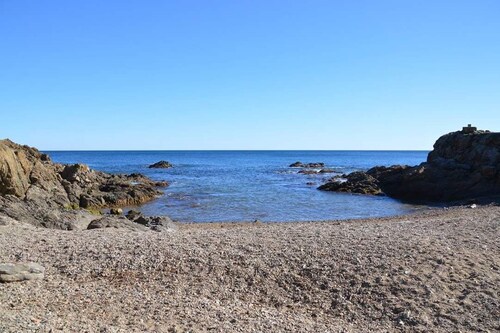 Apartment "feet in the water" in St Aygulf