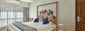Premium bedding, individually furnished, blackout drapes, soundproofing - Meritas Adore Resort Lonavala (Mawal)